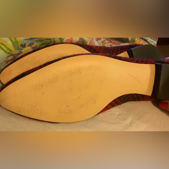 Gorgeous red and black plaid tartan flats from Talbots size 9.5 wide. Never worn - Picture 4 of 4